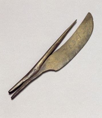 Щипцы для завивки и триммер, (575 до н.э.-1194 до н.э.)